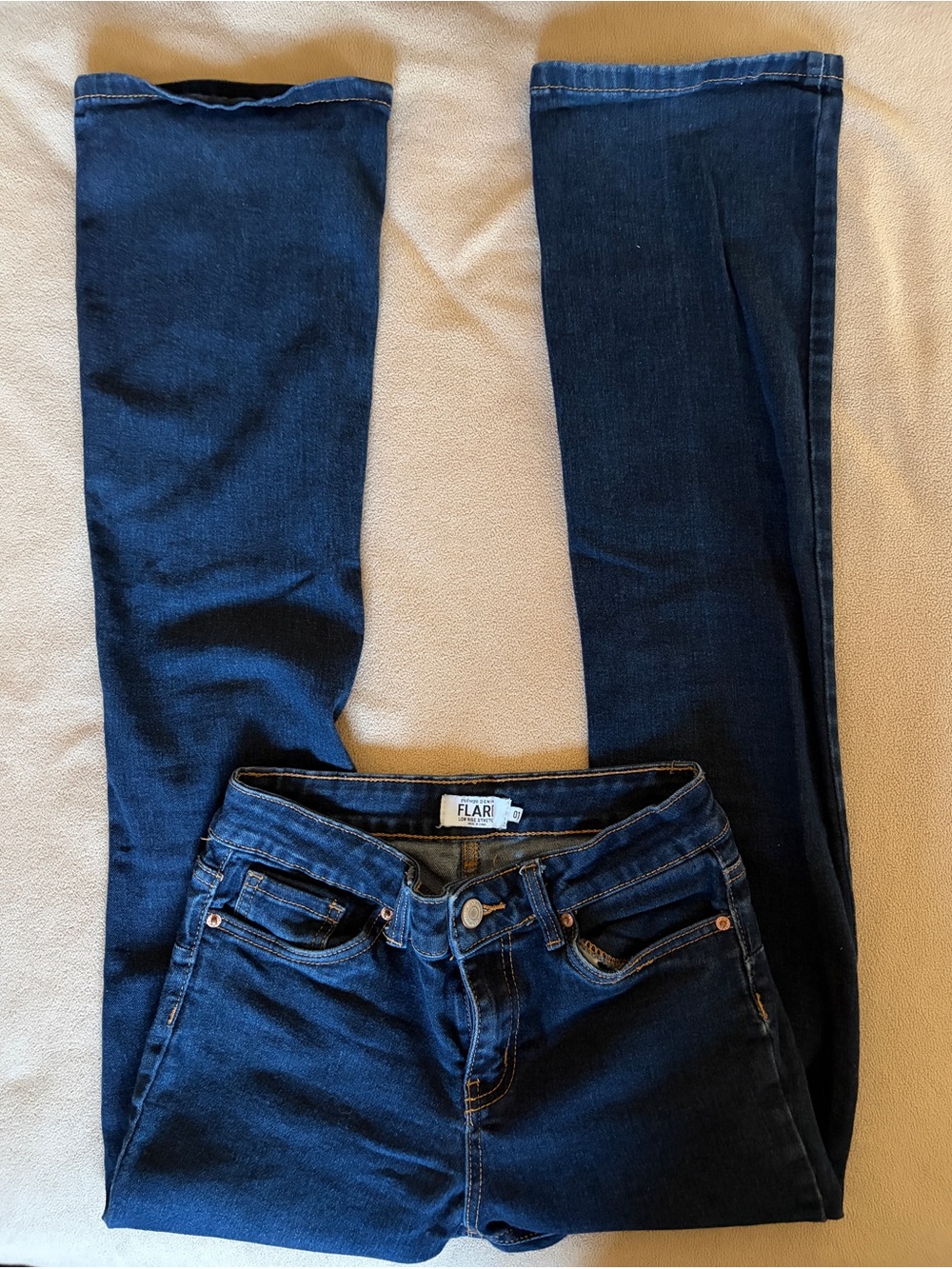 Low-Mid Flared Jeans